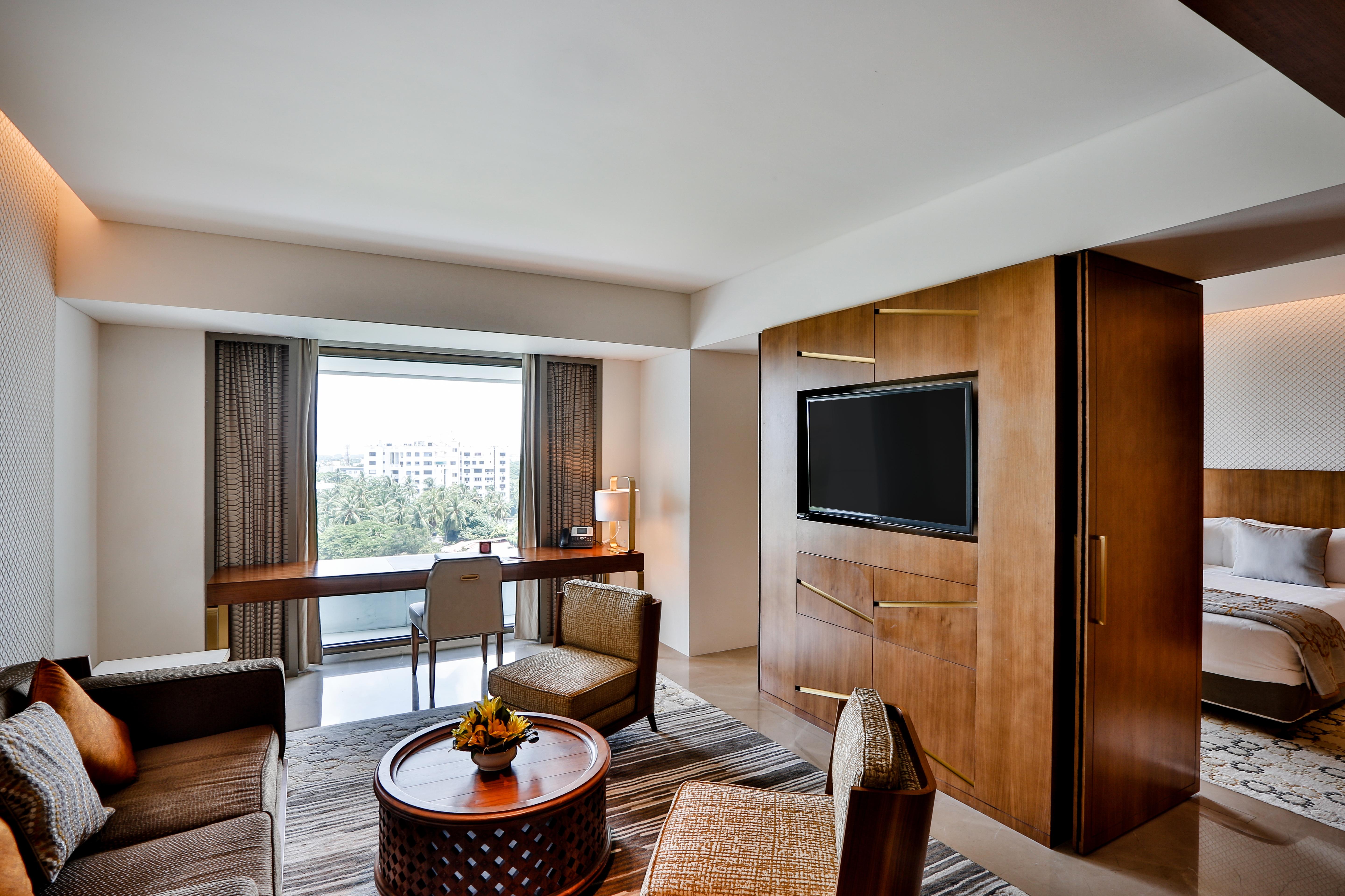 Crowne Plaza Chennai Adyar Park, An Ihg Hotel Buitenkant foto Suite at the Taj Bengal