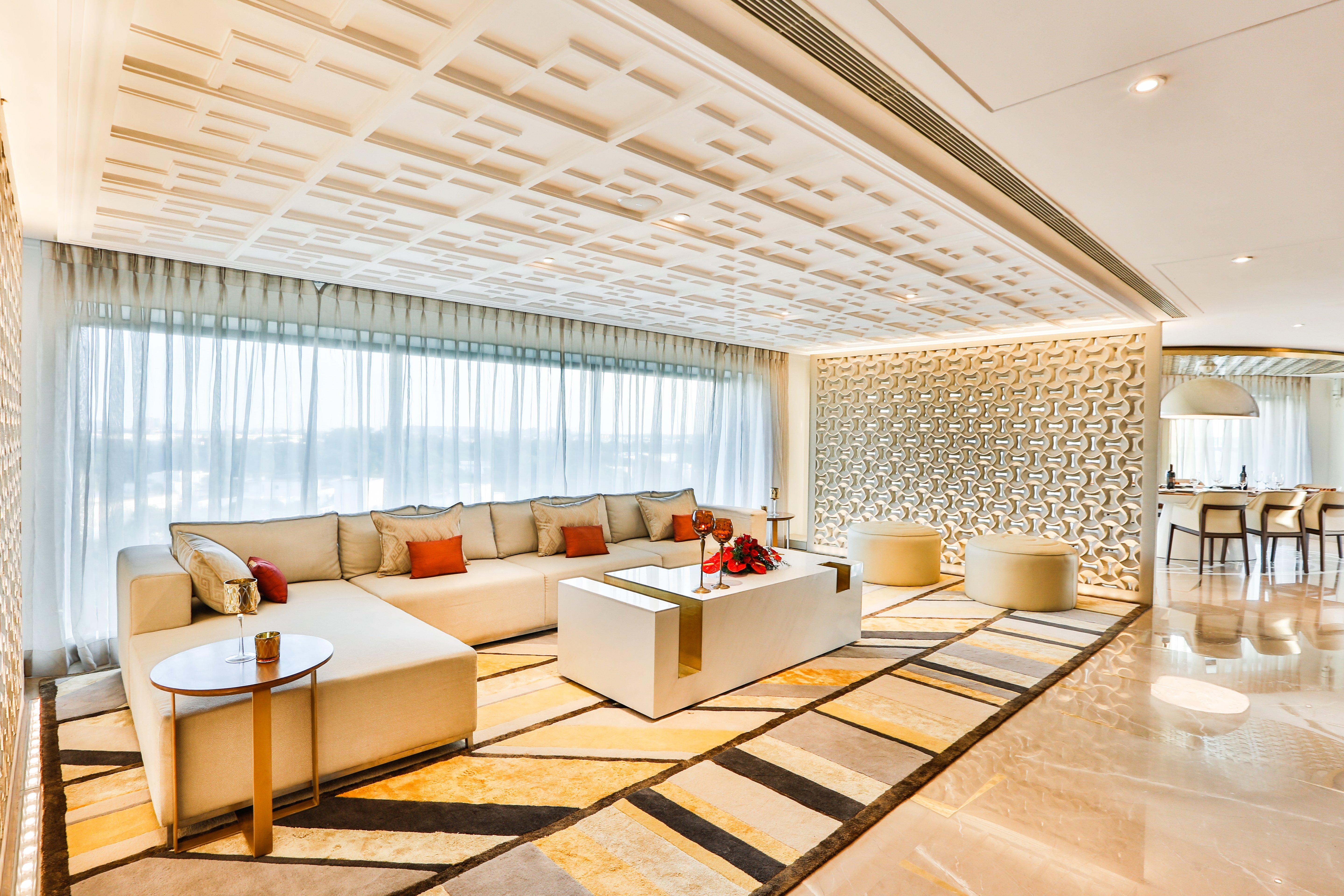 Crowne Plaza Chennai Adyar Park, An Ihg Hotel Buitenkant foto The interior of the lounge