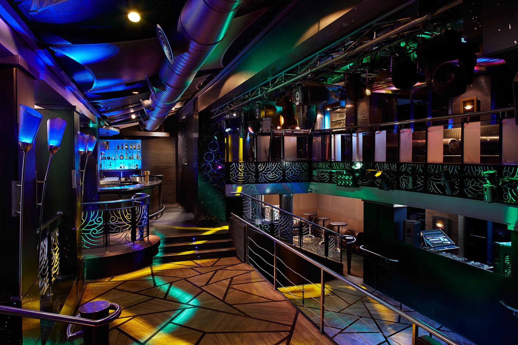 Crowne Plaza Chennai Adyar Park, An Ihg Hotel Buitenkant foto The interior of the nightclub
