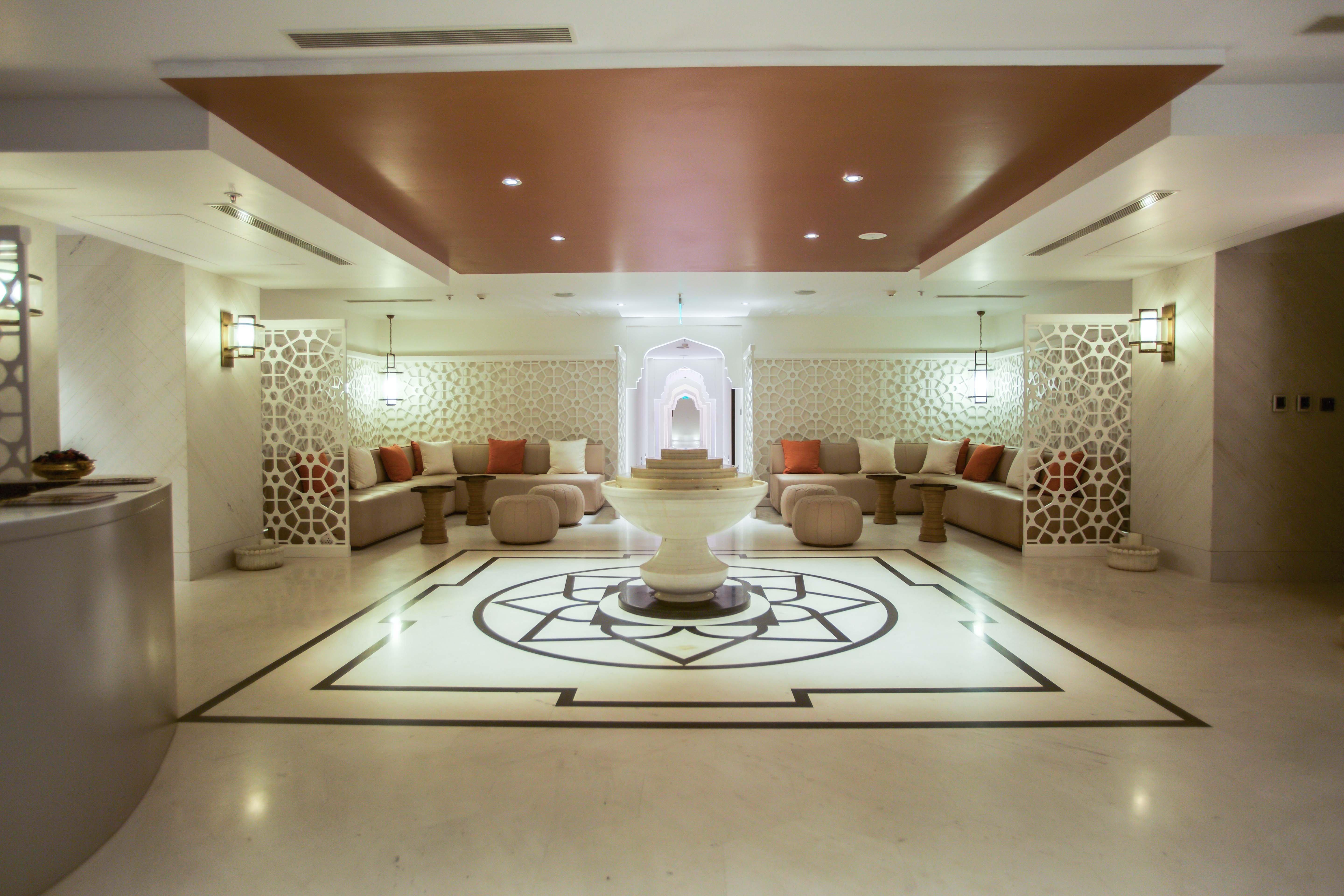 Crowne Plaza Chennai Adyar Park, An Ihg Hotel Buitenkant foto The spa at the Taj Mahal Palace, Mumbai