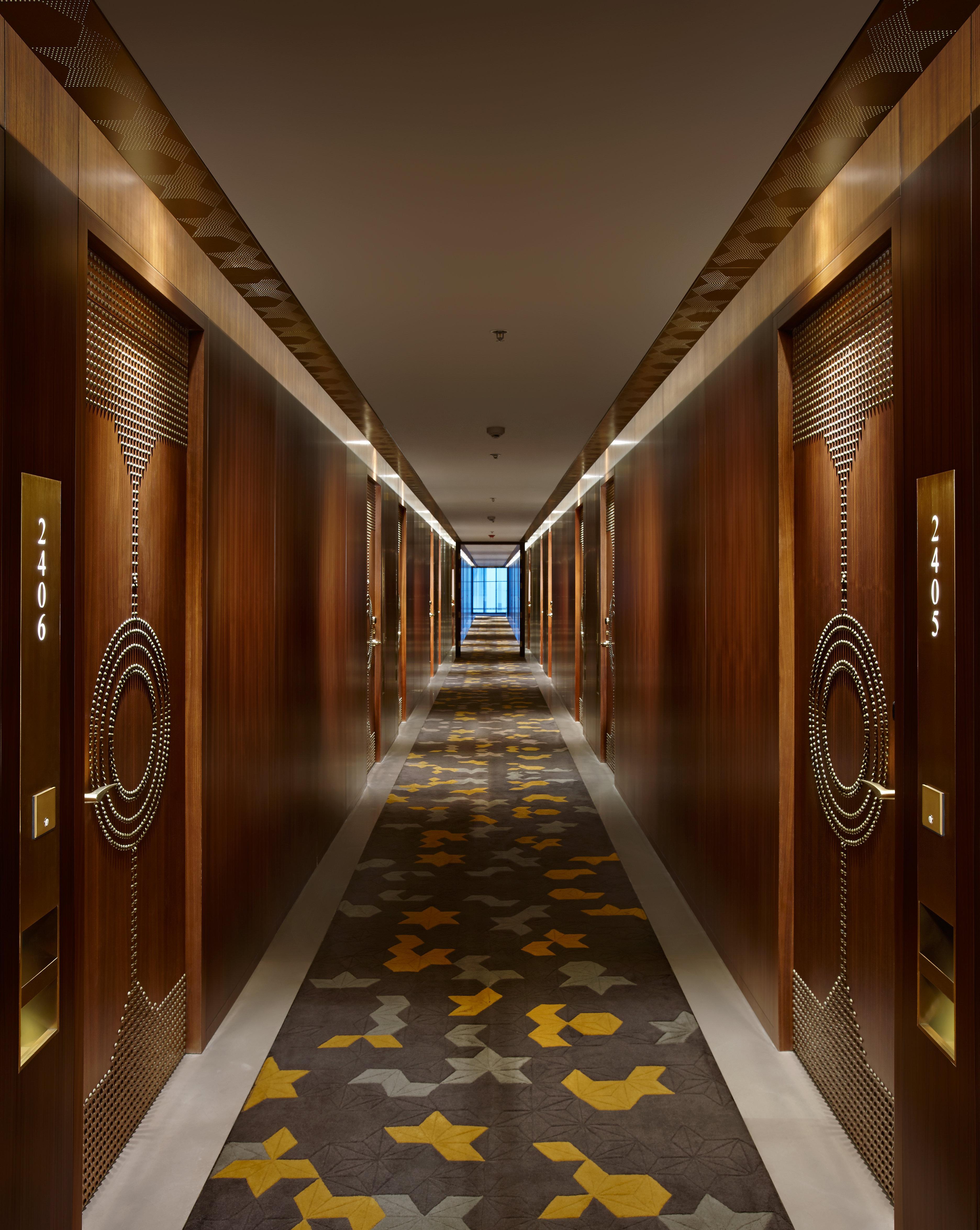 Crowne Plaza Chennai Adyar Park, An Ihg Hotel Buitenkant foto A corridor
