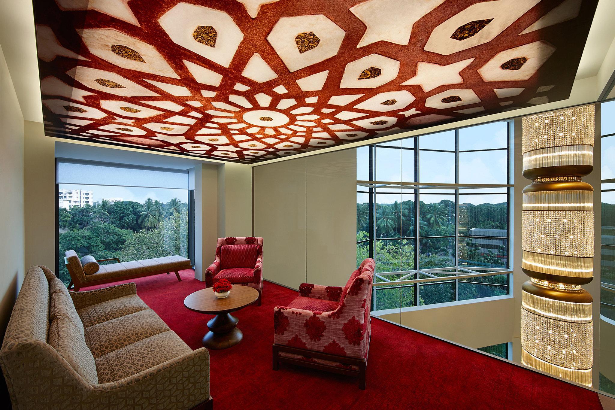 Crowne Plaza Chennai Adyar Park, An Ihg Hotel Buitenkant foto The interior of the hotel