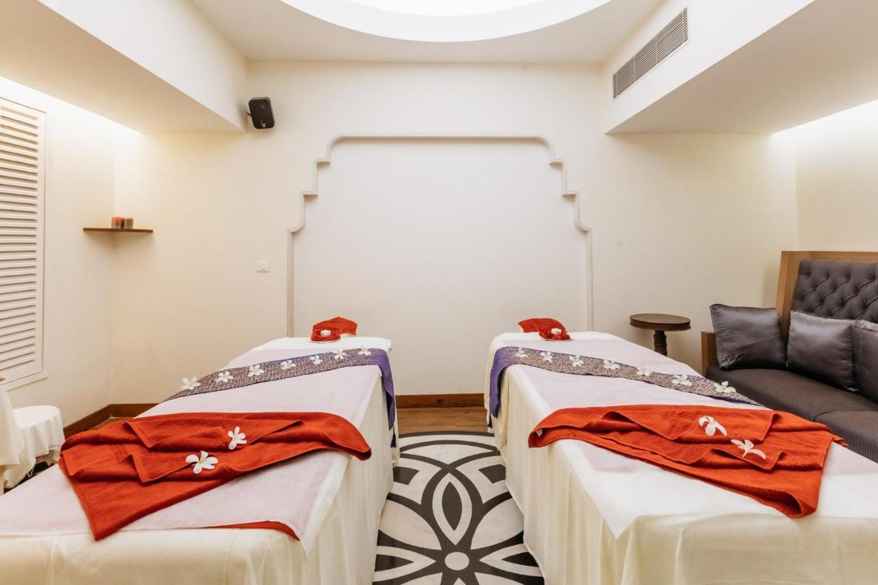 Crowne Plaza Chennai Adyar Park, An Ihg Hotel Buitenkant foto Spa at the Taj Mahal Palace, Mumbai