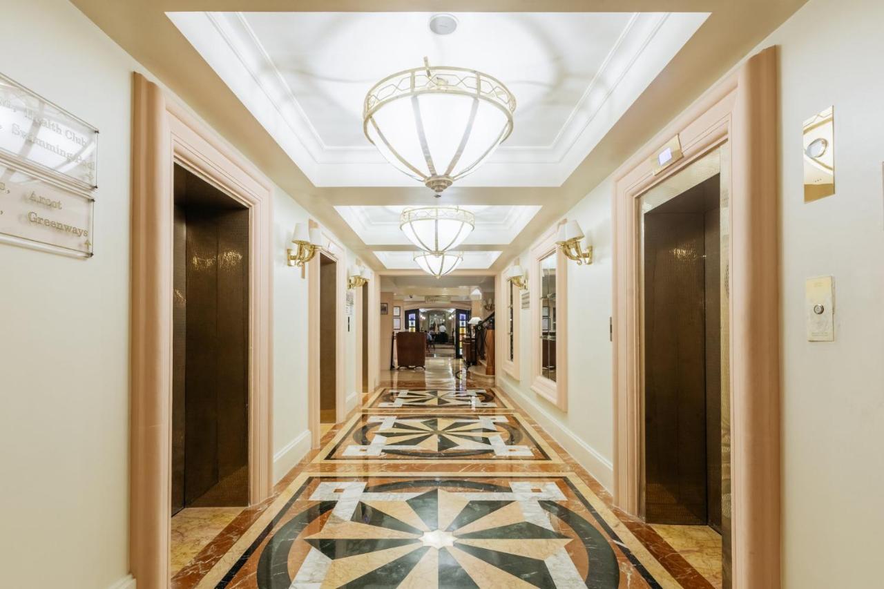 Crowne Plaza Chennai Adyar Park, An Ihg Hotel Buitenkant foto The interior of the hotel